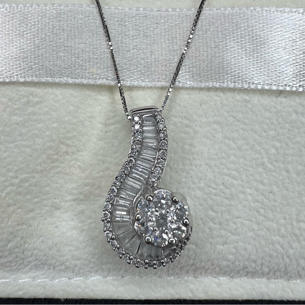 LB Exclusive 14K White Gold 1 ct Diamond Cluster Swirl Necklace
